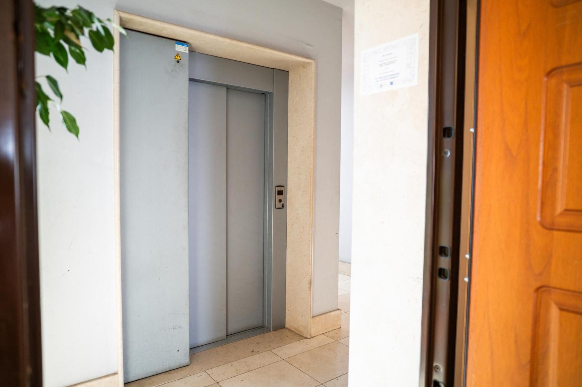Milu'Seaview Ampia Casa Vista Mare Apartment โจวีนัซโซ ภายนอก รูปภาพ