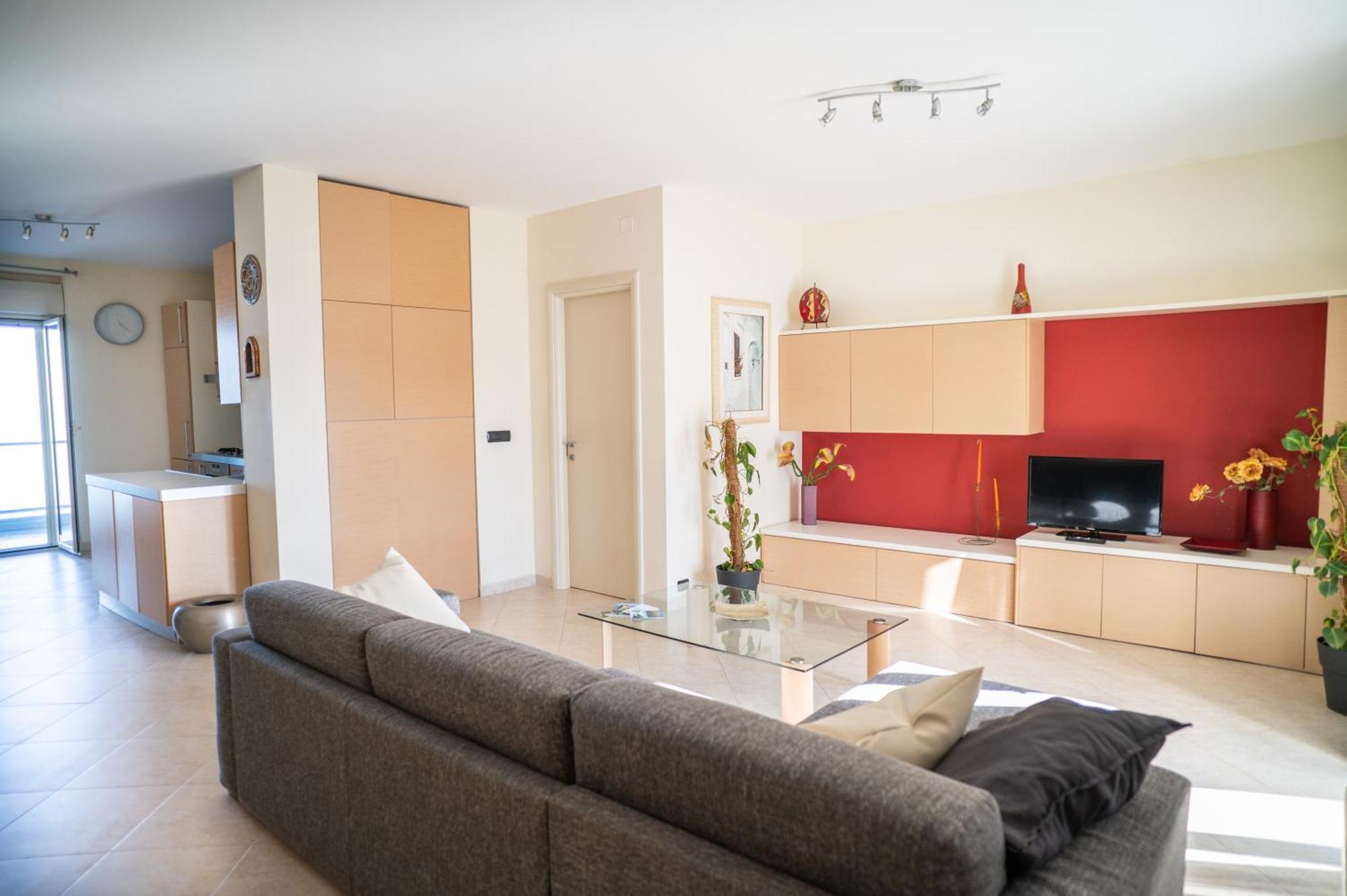 Milu'Seaview Ampia Casa Vista Mare Apartment โจวีนัซโซ ภายนอก รูปภาพ