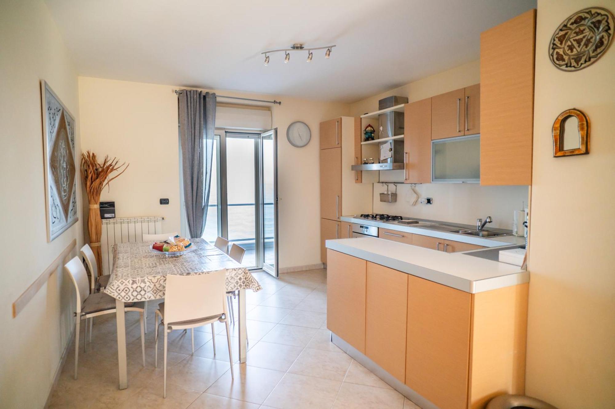Milu'Seaview Ampia Casa Vista Mare Apartment โจวีนัซโซ ภายนอก รูปภาพ
