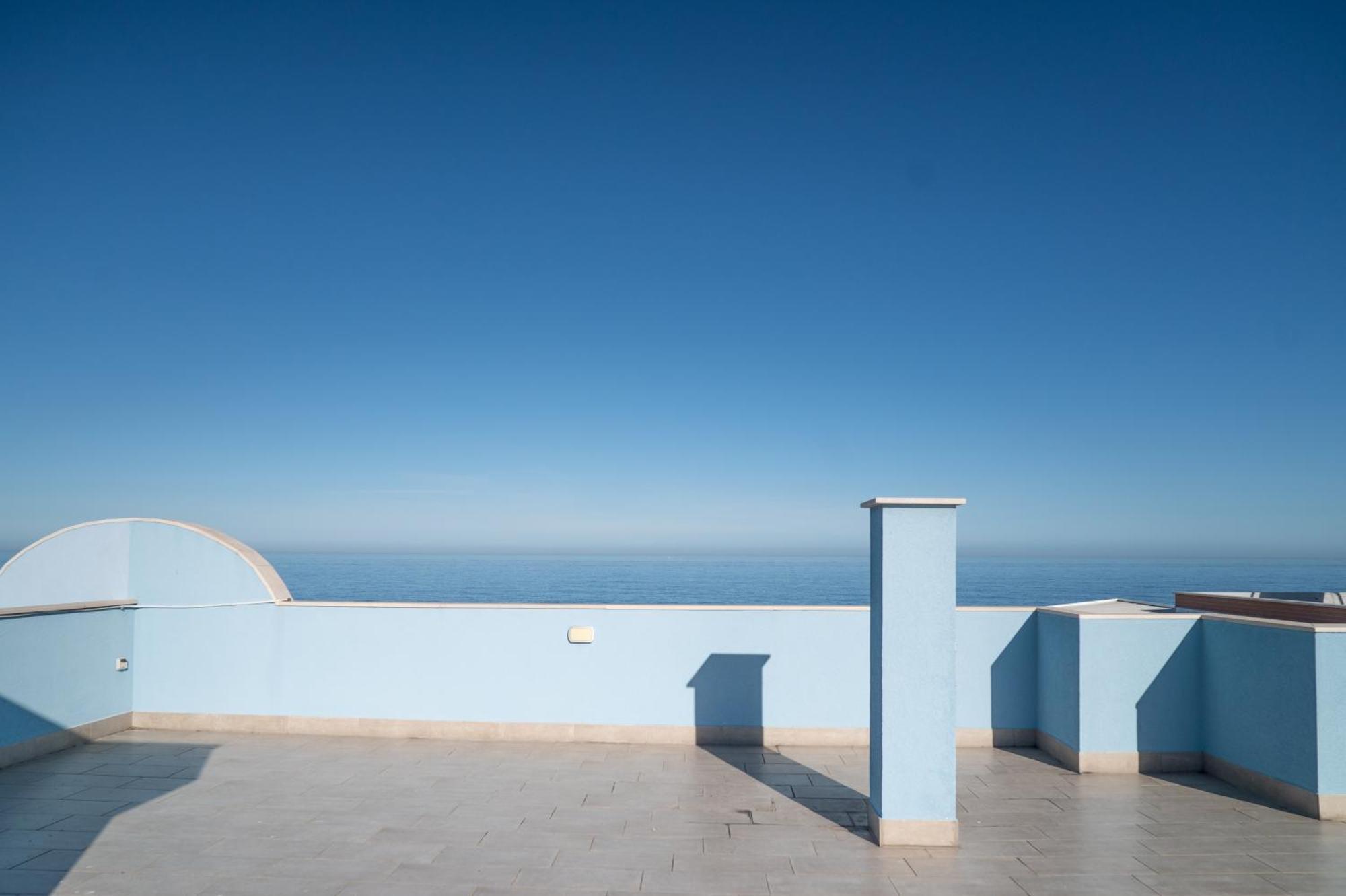 Milu'Seaview Ampia Casa Vista Mare Apartment โจวีนัซโซ ภายนอก รูปภาพ