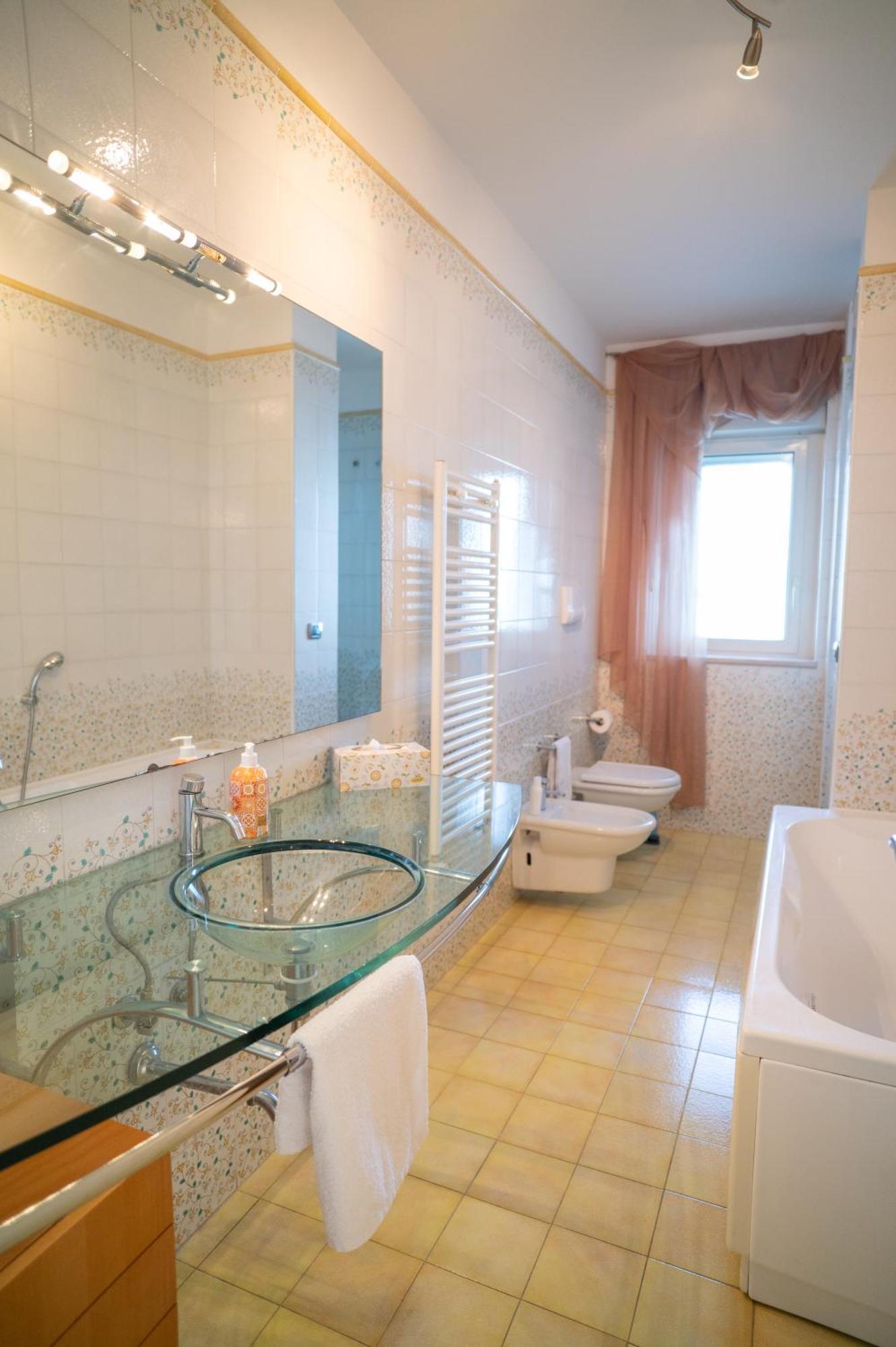 Milu'Seaview Ampia Casa Vista Mare Apartment โจวีนัซโซ ภายนอก รูปภาพ