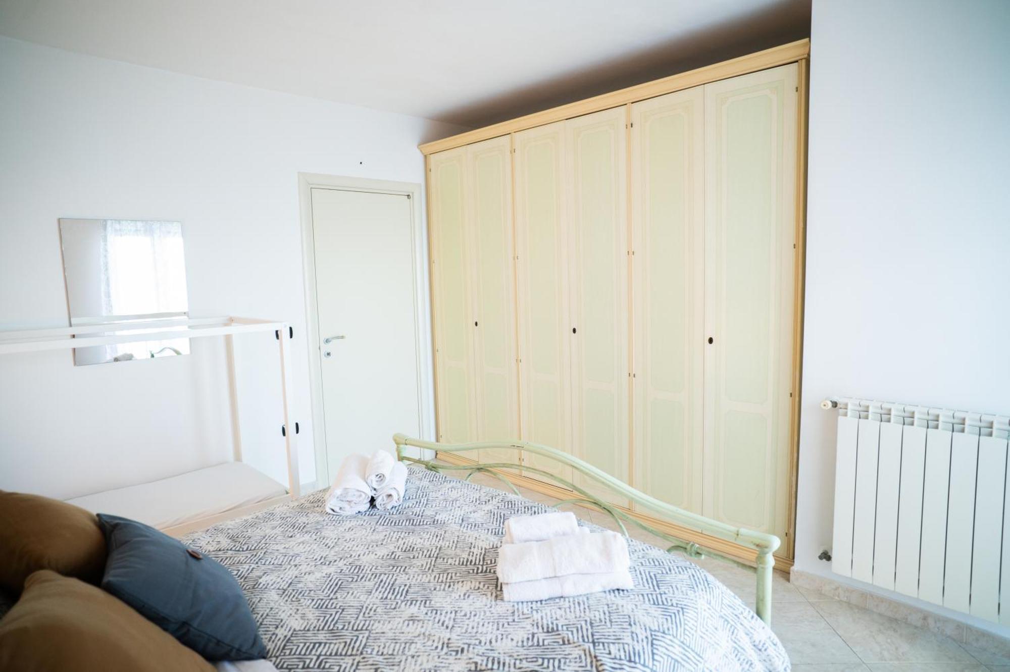 Milu'Seaview Ampia Casa Vista Mare Apartment โจวีนัซโซ ภายนอก รูปภาพ