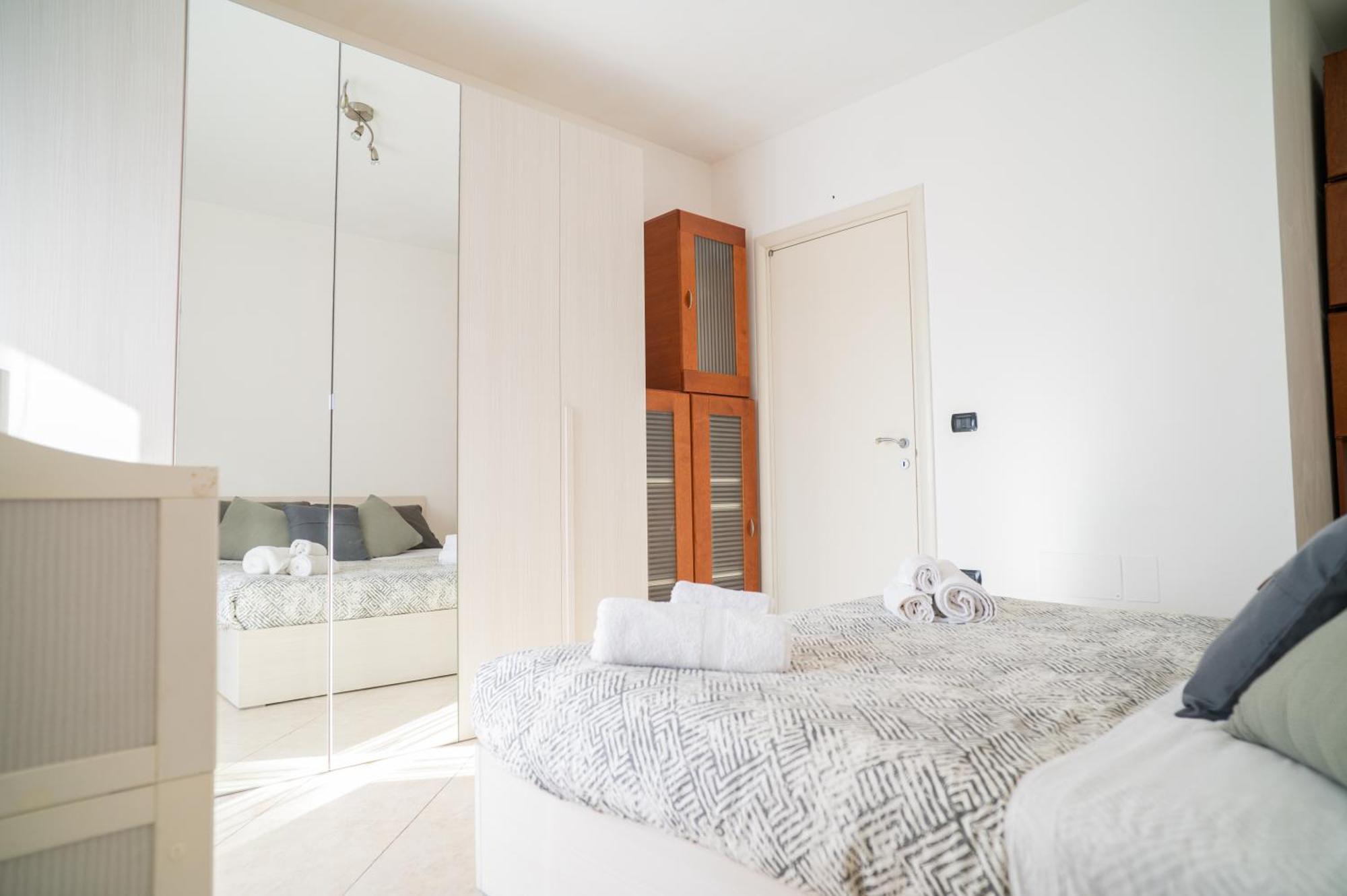 Milu'Seaview Ampia Casa Vista Mare Apartment โจวีนัซโซ ภายนอก รูปภาพ