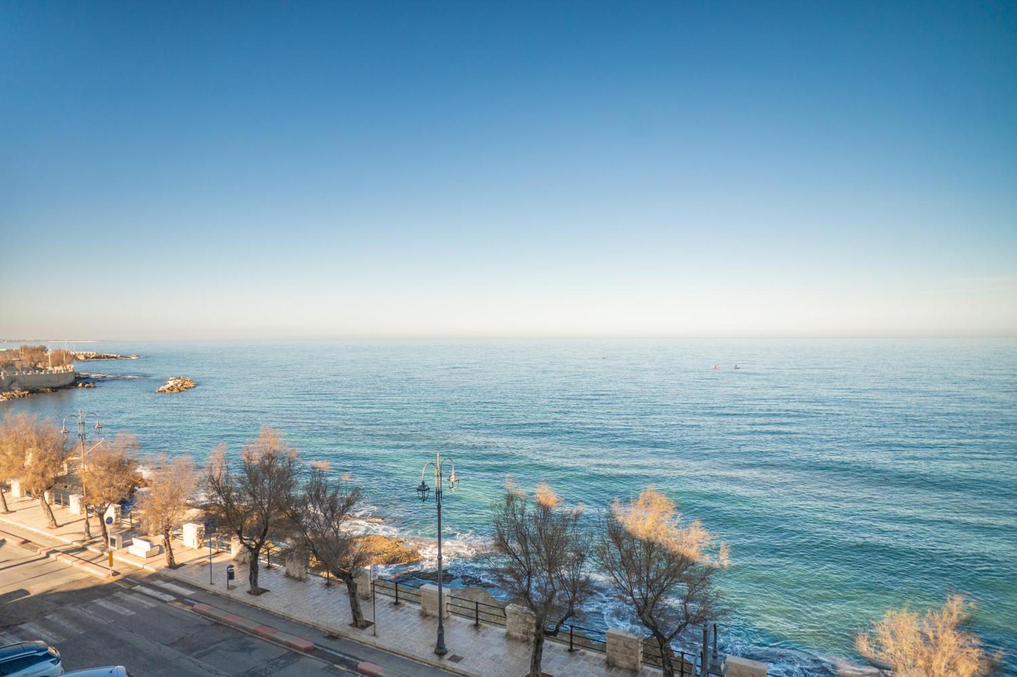 Milu'Seaview Ampia Casa Vista Mare Apartment โจวีนัซโซ ภายนอก รูปภาพ