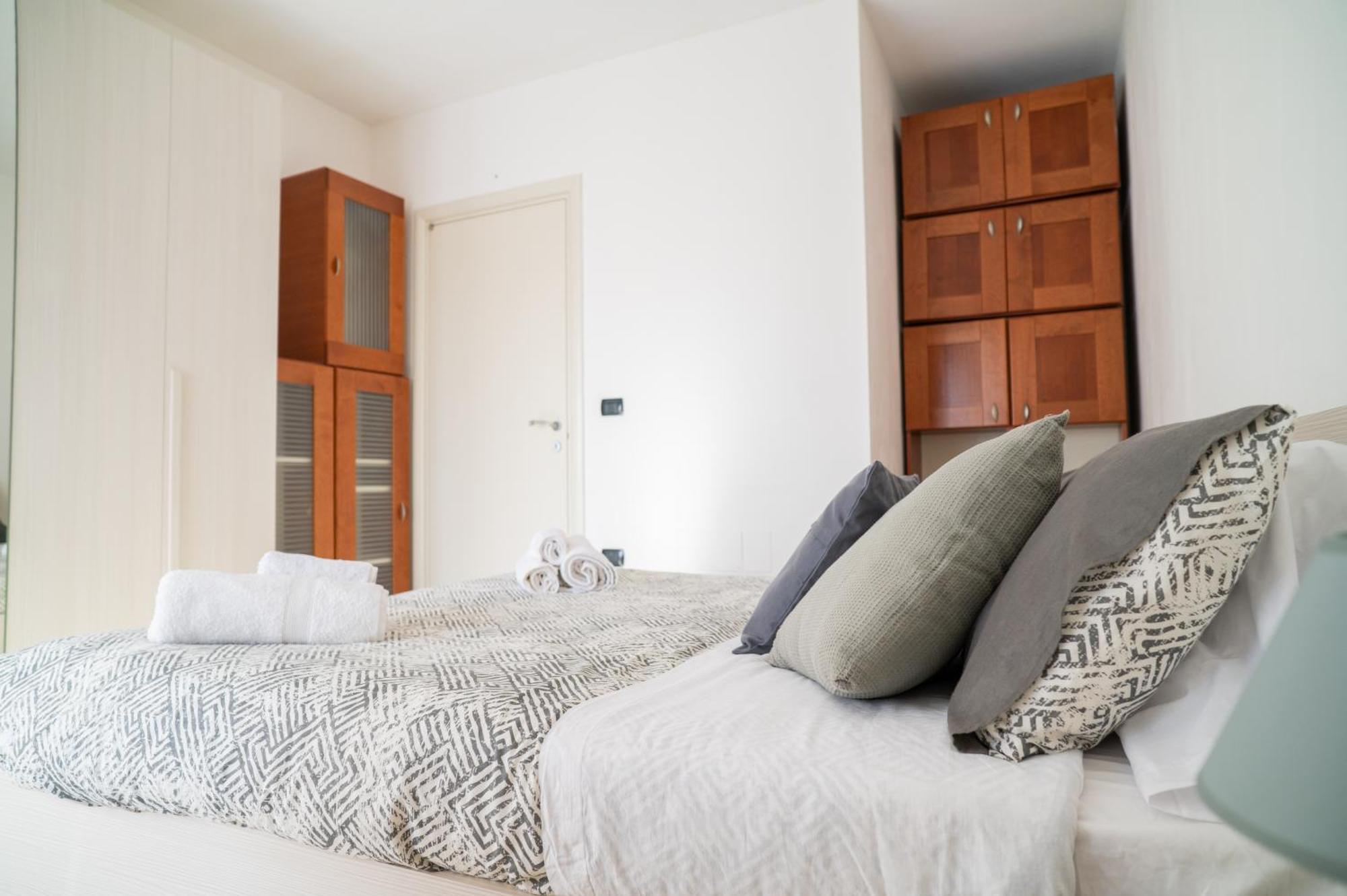 Milu'Seaview Ampia Casa Vista Mare Apartment โจวีนัซโซ ภายนอก รูปภาพ