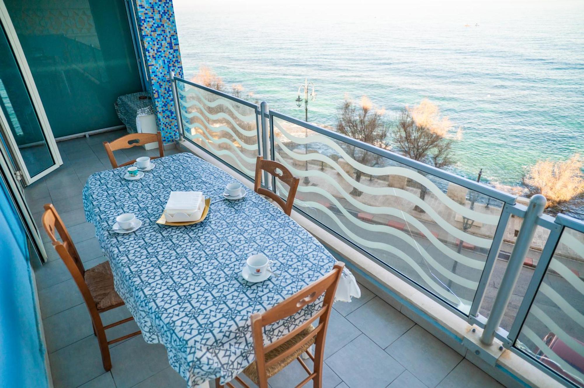 Milu'Seaview Ampia Casa Vista Mare Apartment โจวีนัซโซ ภายนอก รูปภาพ