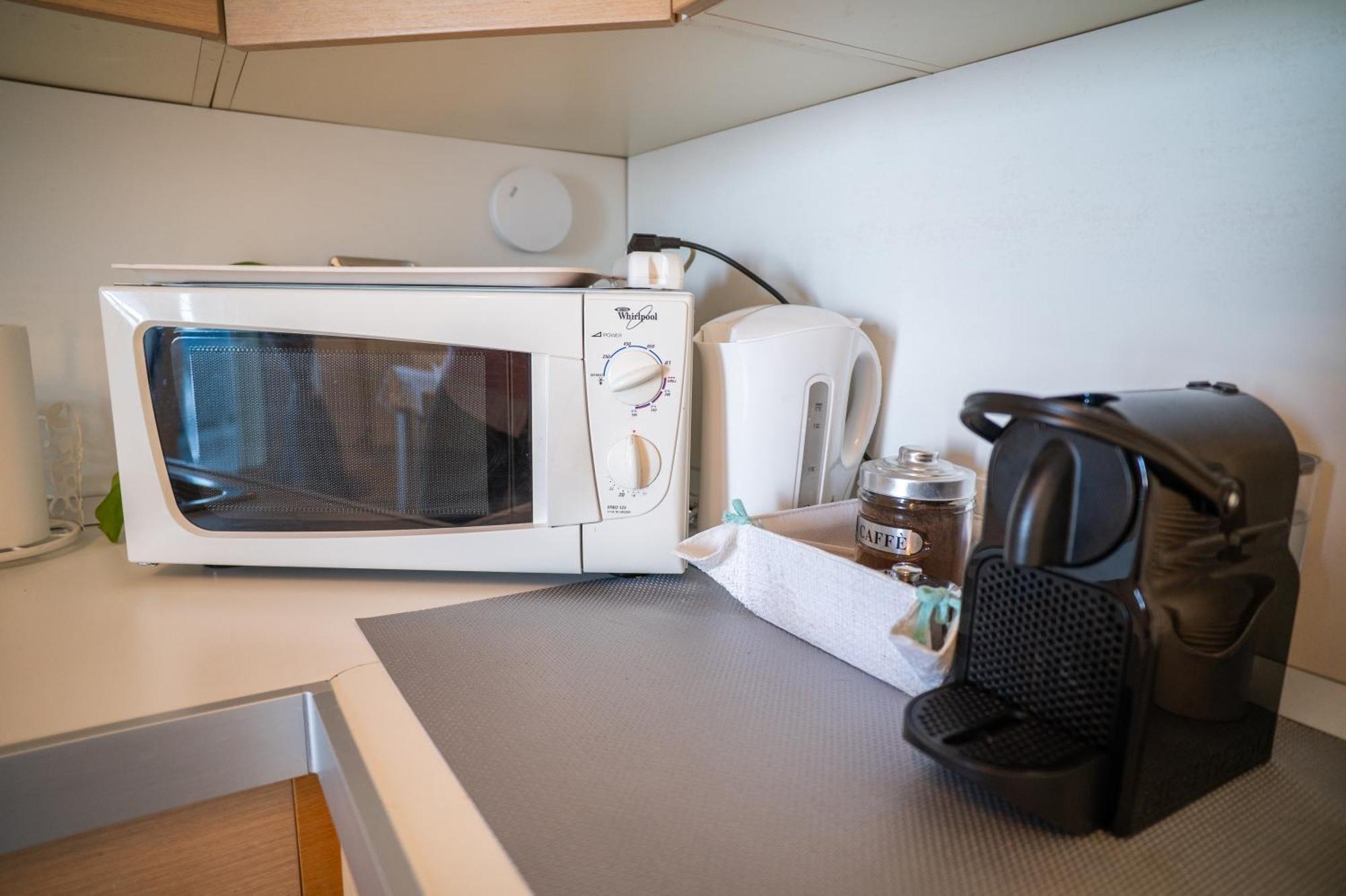 Milu'Seaview Ampia Casa Vista Mare Apartment โจวีนัซโซ ภายนอก รูปภาพ