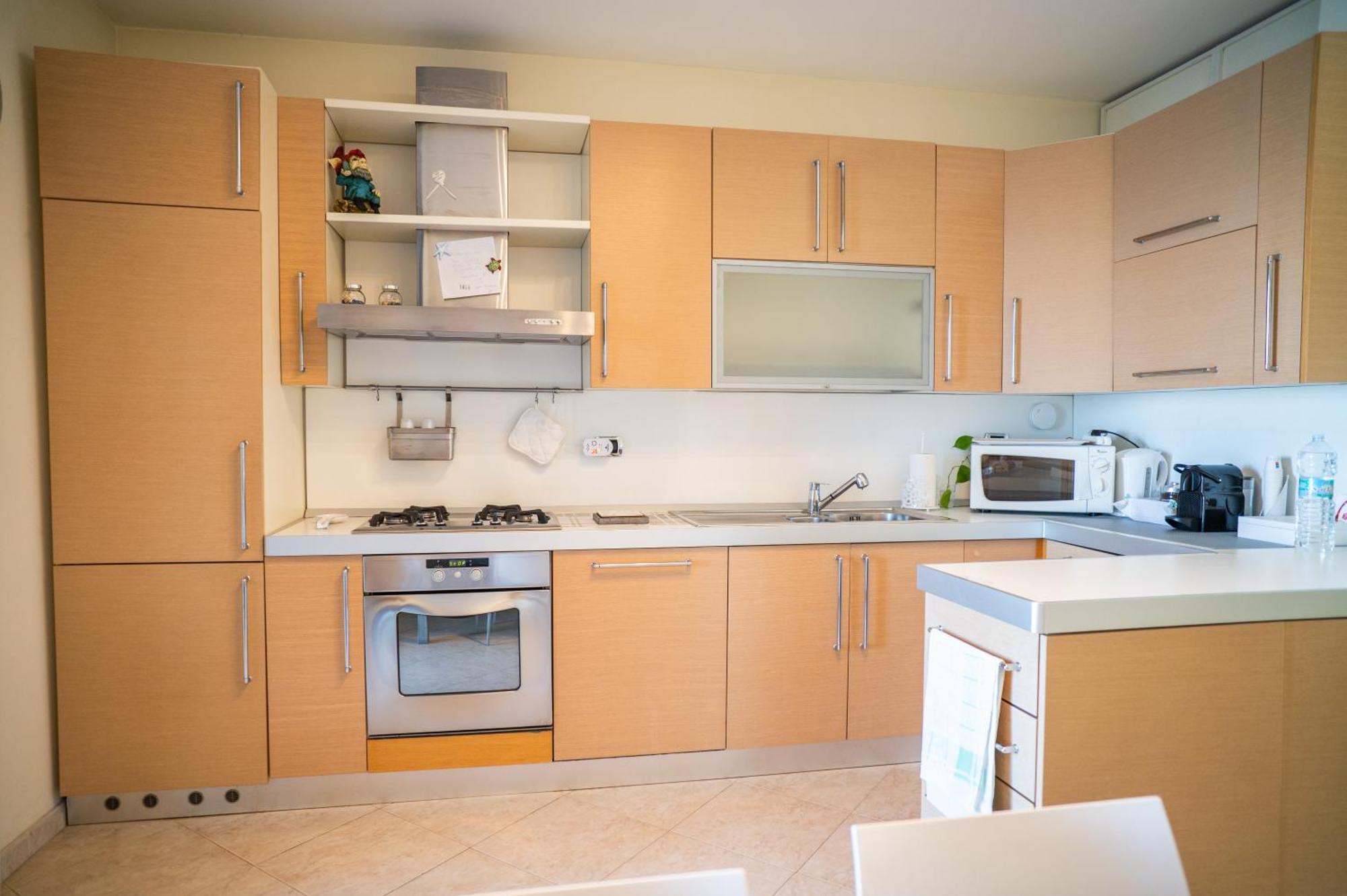Milu'Seaview Ampia Casa Vista Mare Apartment โจวีนัซโซ ภายนอก รูปภาพ