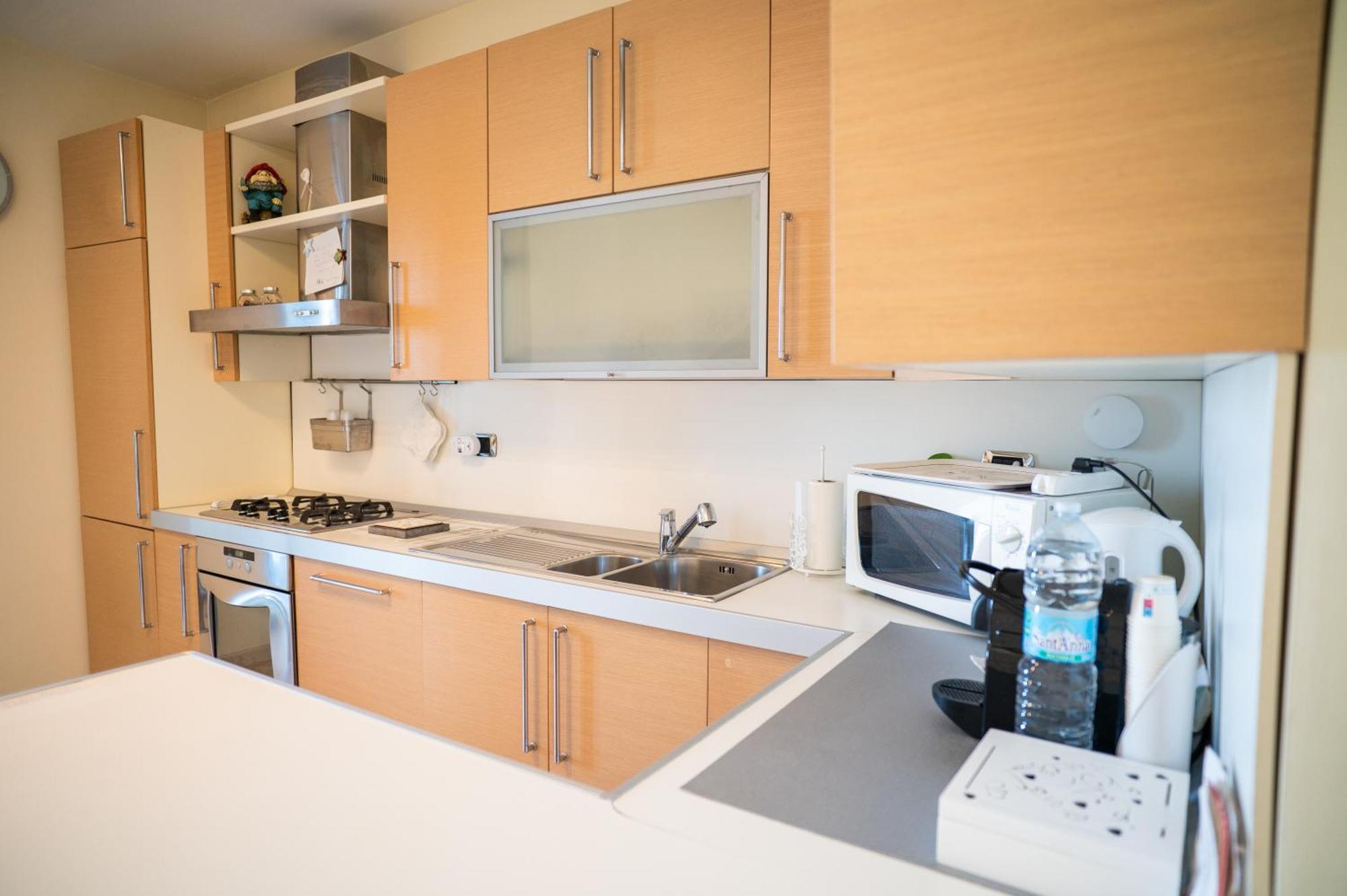 Milu'Seaview Ampia Casa Vista Mare Apartment โจวีนัซโซ ภายนอก รูปภาพ